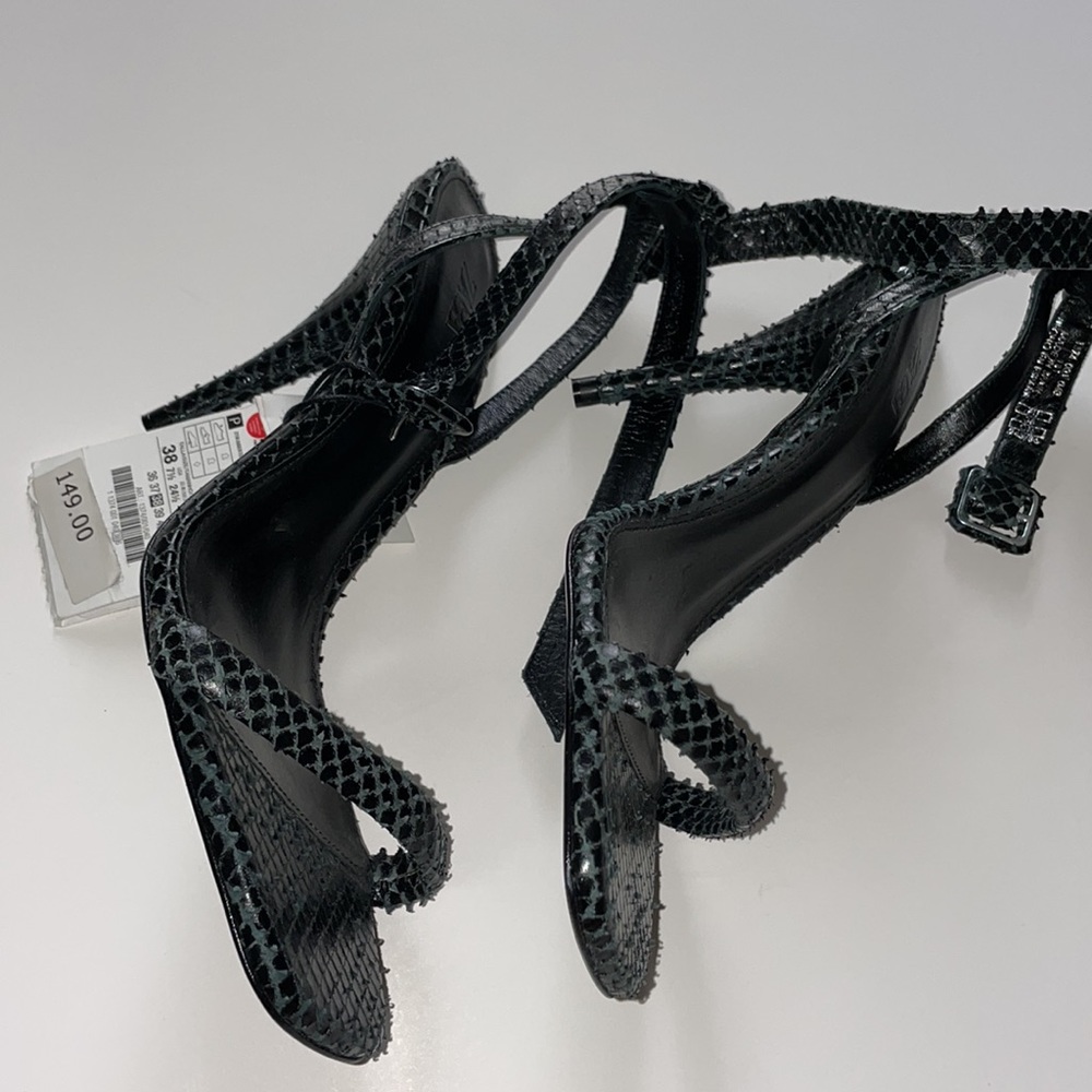 Zara NWT black snake python leather heels 7.5